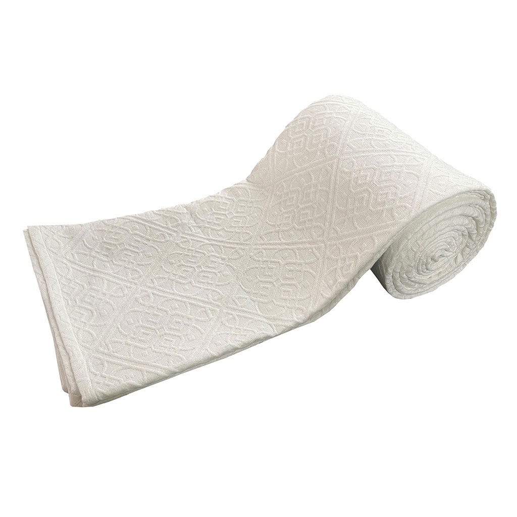 CUBRECAMA DE ALGODÓN BLANCO CON DISEÑO DECORATIVO 220X240CM
